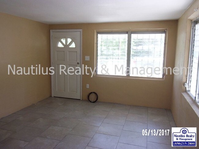Foto del edificio - 853 Redwood Ave