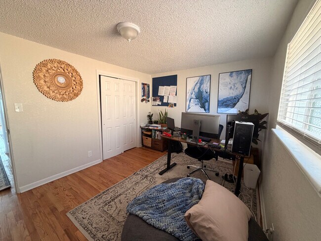 Foto del edificio - 8727-8729 W 63rd Pl