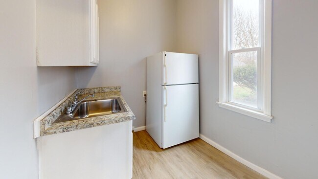 Building Photo - 3332 Walton Ave