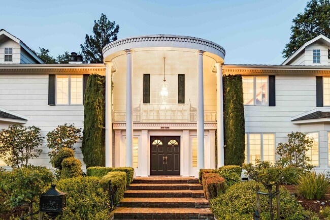 Building Photo - Luxurious Rental Home in Sharon Heights, M...