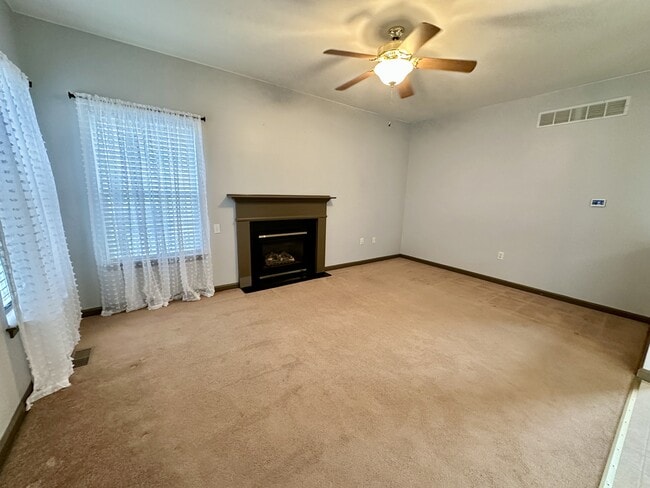 Foto del edificio - 30 Kristin Ct