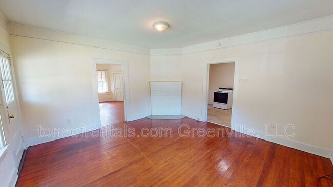 Building Photo - 346 Carney St