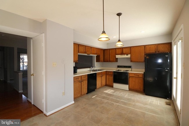 Building Photo - 6689 Seagull Ct