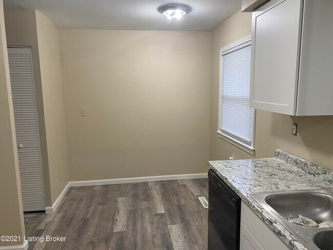 Foto del edificio - 8715 Blue Bell Dr