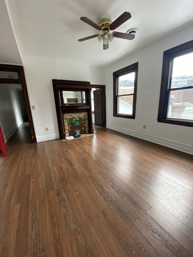 Foto del edificio - 1309 E Carson St