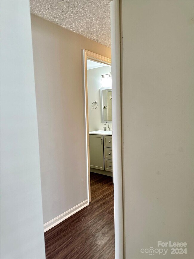 1630 Arlyn Cir Unit A, Charlotte, NC 28213 Condo for Rent in