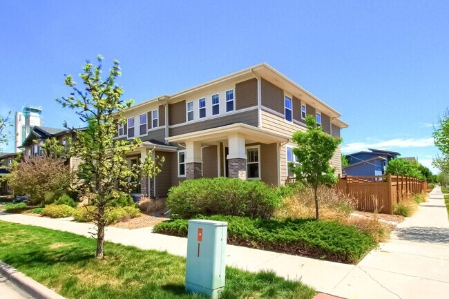 Foto del edificio - 3 Bed 2.5 Bath End Unit Home with FENCED Y...