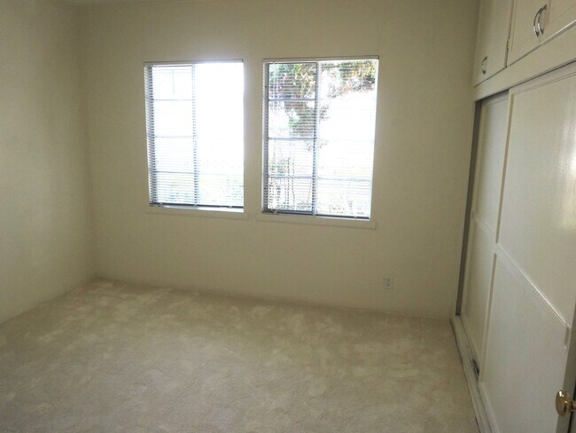 dormitorio - 15912 W Sunset Blvd