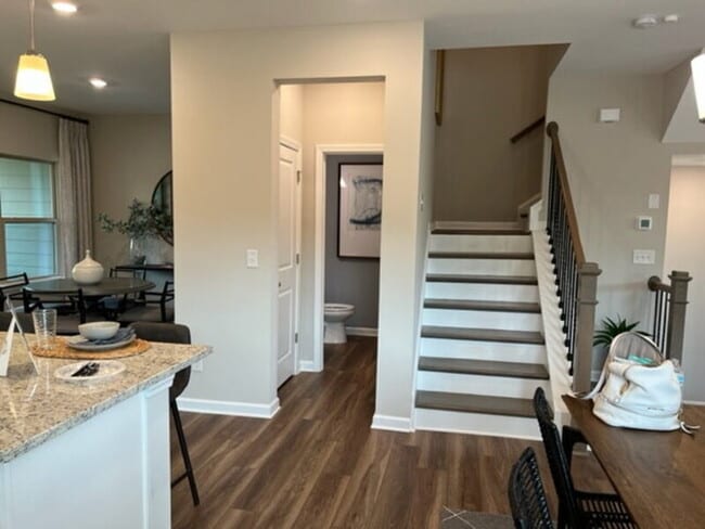 Building Photo - 209 Commons Ave