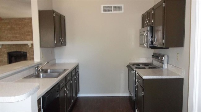Building Photo - 6511 Springfield Dr