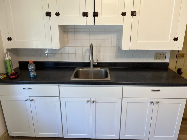 Foto del edificio - 10719 Florian Ave