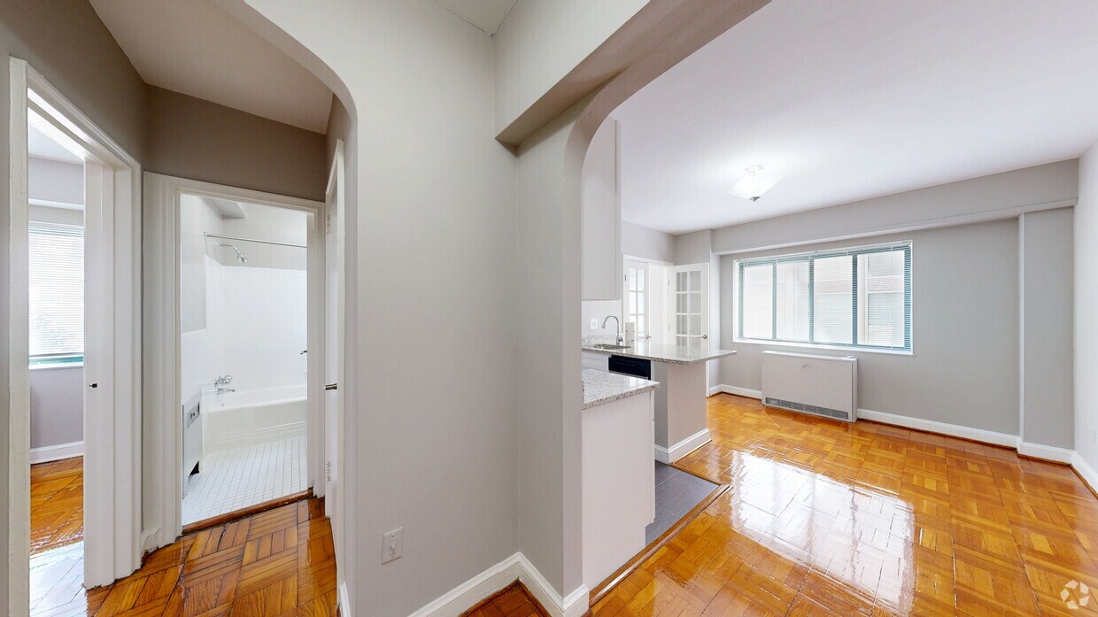 Photo - The York and Potomac Park Apartments