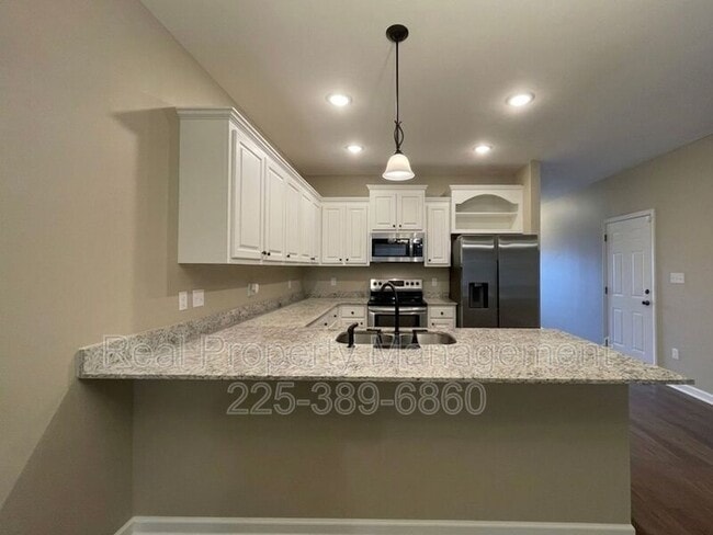 Building Photo - 17414 Berkshire Dr