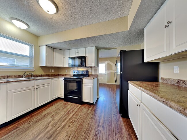 Building Photo - 6031 Draycott Dr