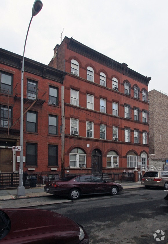 Building Photo - 144-146 Skillman St