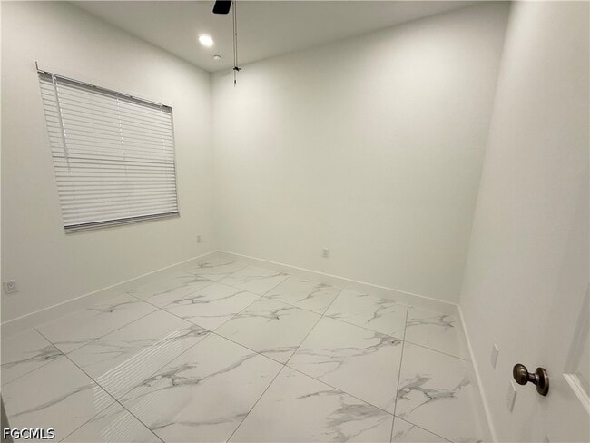 Foto del edificio - 1253 Columbus Blvd