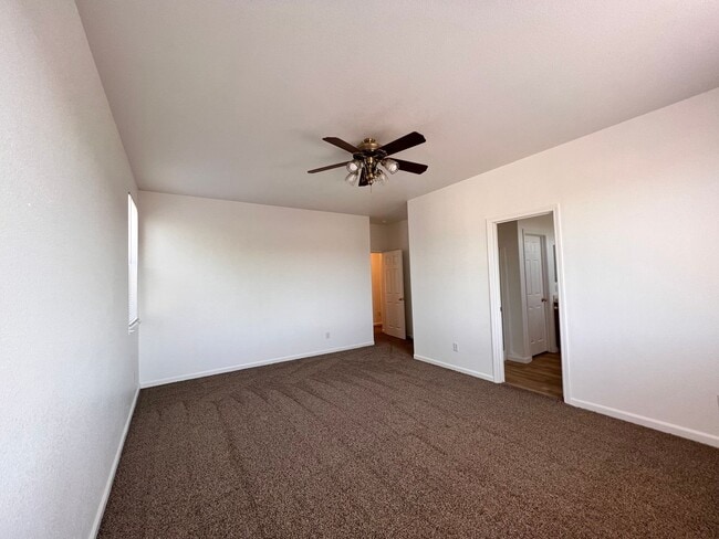 Building Photo - Cute Sundance 3 bedroom, 2 bath home in Fe...