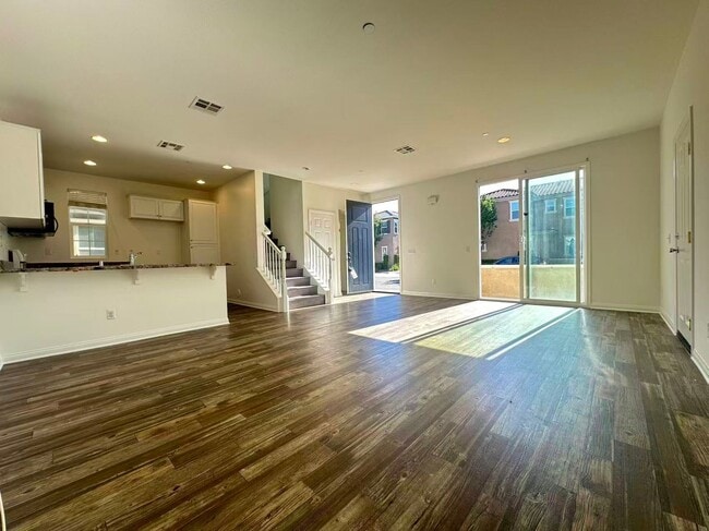 Building Photo - 5862 Ginger Dr