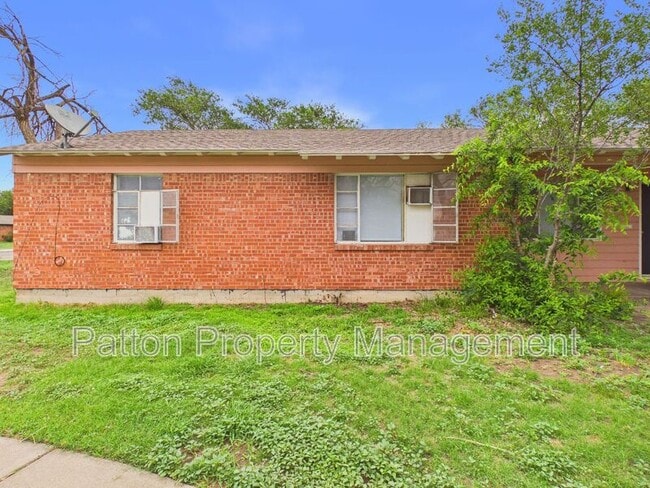 Building Photo - 2711 Duncan Dr