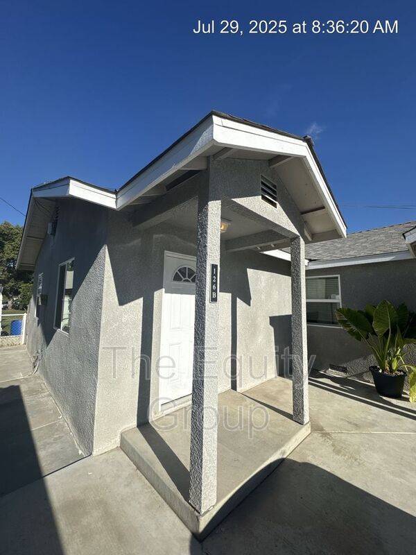 Foto del edificio - 126 W San Joaquin Ave