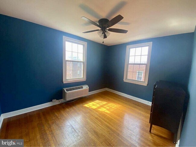 Foto del edificio - 1404 Tuckerman St NW