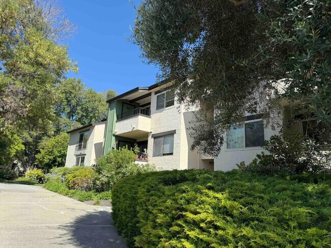 Foto del edificio - 777 San Antonio Rd