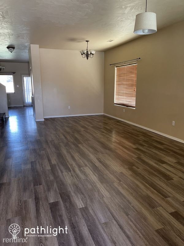 Foto del edificio - 4 br, 2.5 bath House - 630 Primrose Avenue...