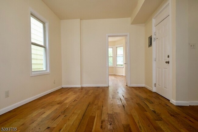 Foto del edificio - 112 Chadwick Ave