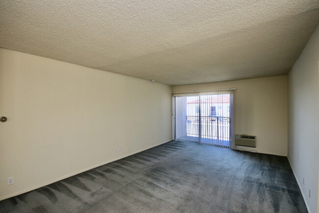 Building Photo - 1009 S Garfield Ave