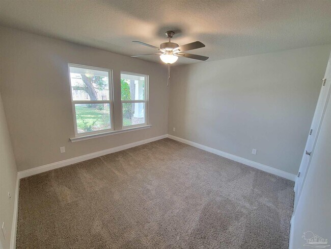 Foto del edificio - 4471 Watkins St