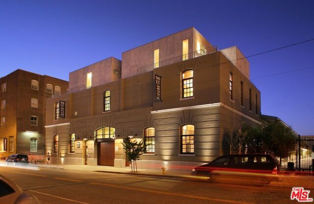 Foto del edificio - 940 E 2nd St