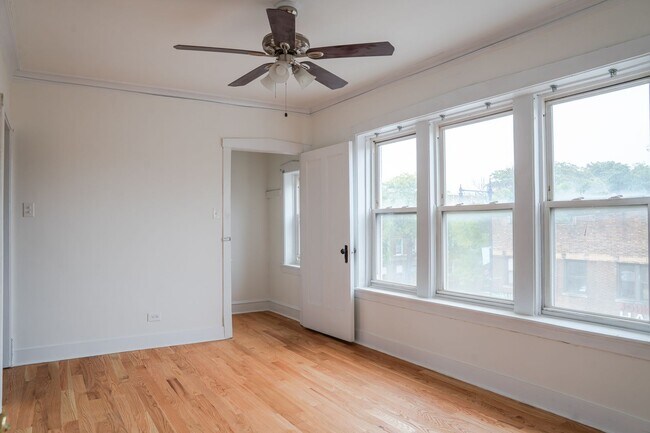 Foto del edificio - Albany Park - 1 Bed / 1 Bath - Dog Friendly