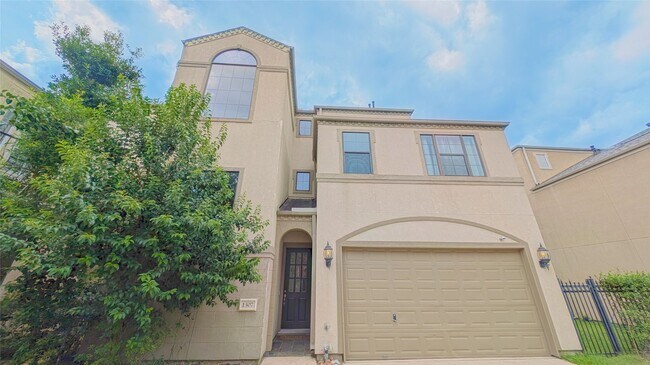 Building Photo - 1307 Riverine Ct