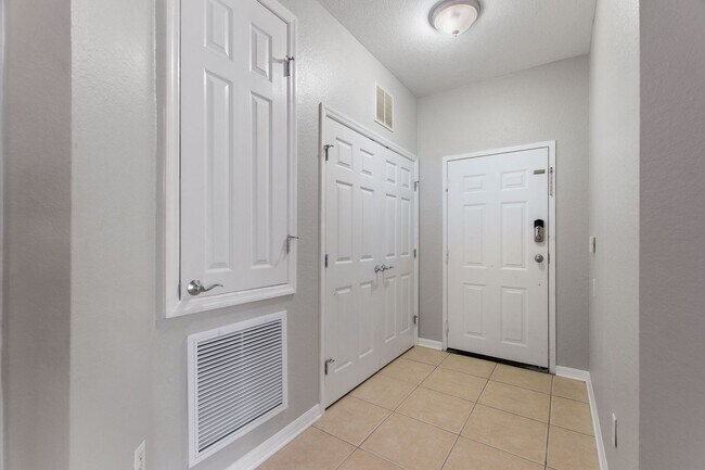 Foto del edificio - First floor condo in Champions Gate! Ready...