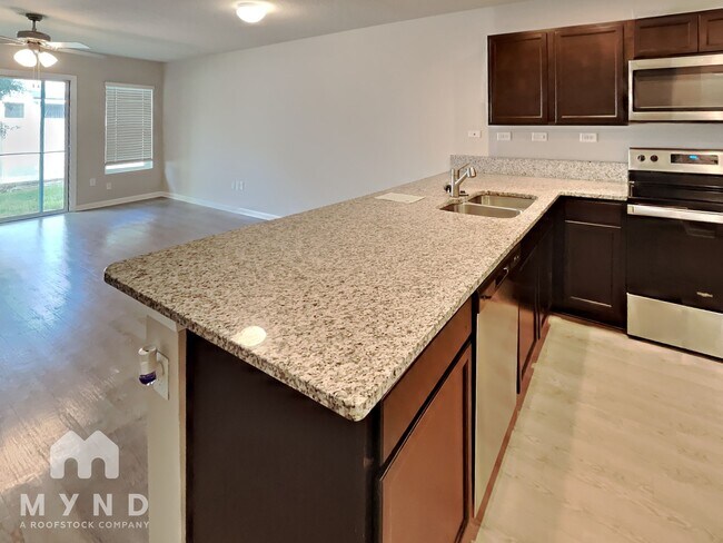 Foto del edificio - 12729 Camden Rd