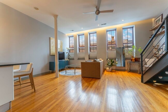 Foto del edificio - 2300 W Armitage Ave