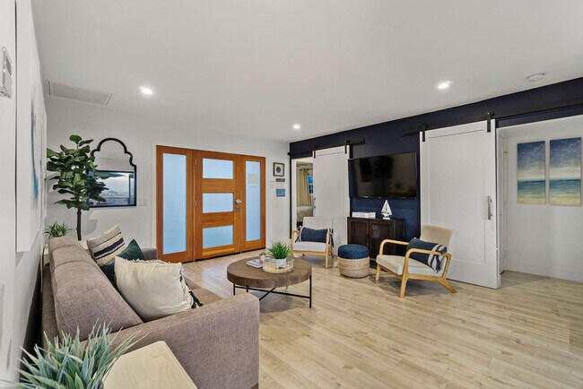 Foto del edificio - 2125-27 W California St