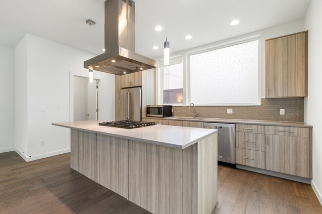 Foto del edificio - Gorgeous 3 Bd/2.5 Ba Seattle Townhouse