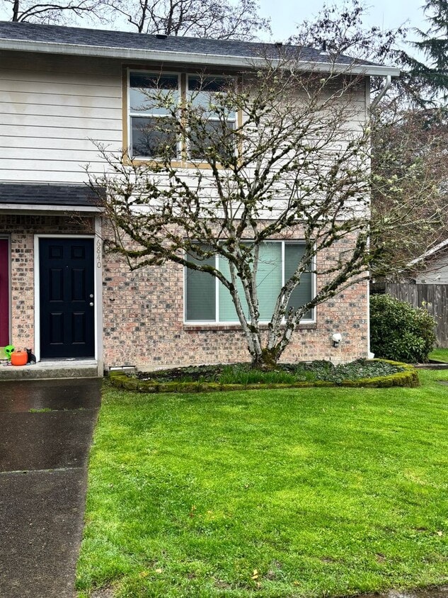 Newly Renovated 3Bedroom Duplex on Garden Home!! - Newly Renovated 3-bedroom, 2.5-bath Home I...