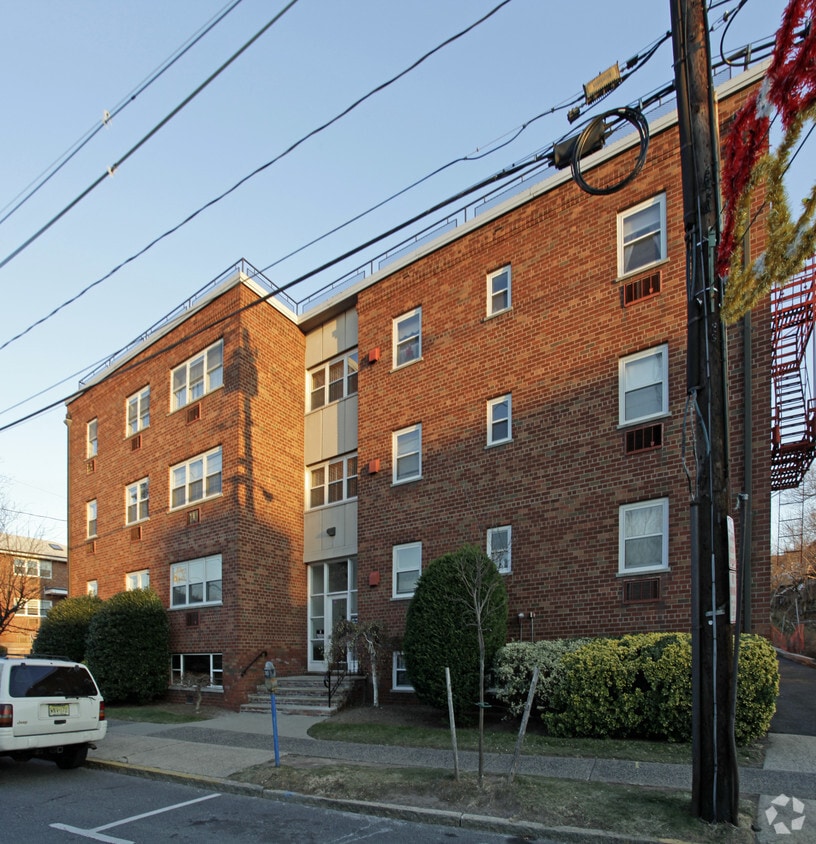 54 Broad Ave, Palisades Park, NJ 07650 Apartments Palisades Park, NJ