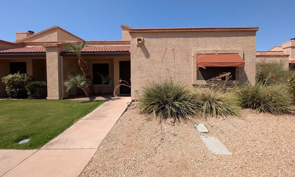 Foto principal - 2 Bedroom Condo in the Amber Hills Condomi...