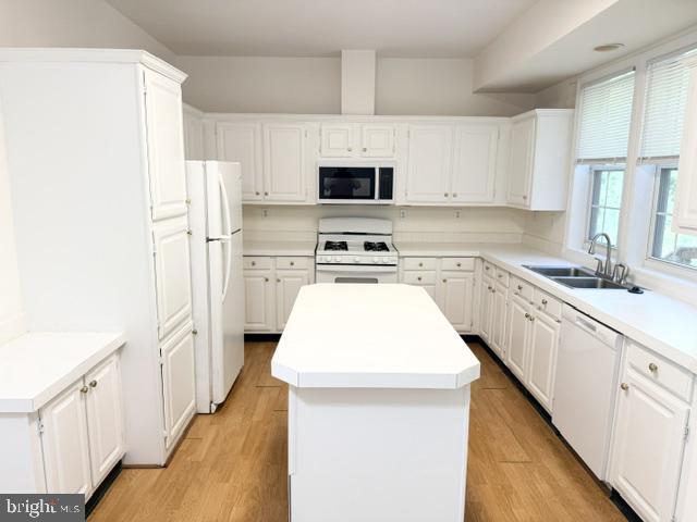 Building Photo - 7500 Cove Point Way