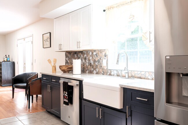 Fregadero de cocina de granja - 5 Beaver Brook Dr