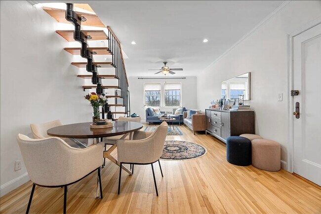 Foto del edificio - 1496 Beacon St