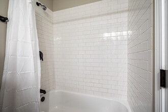 Building Photo - 412 Corvair Dr SE