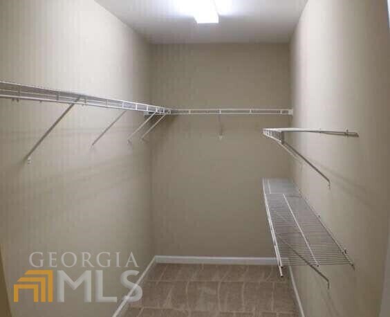 Building Photo - 5970 Shiloh Woods Dr