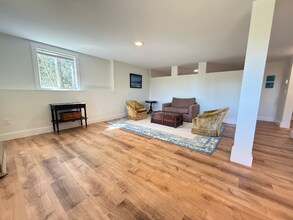 Building Photo - 74 Battle Ave