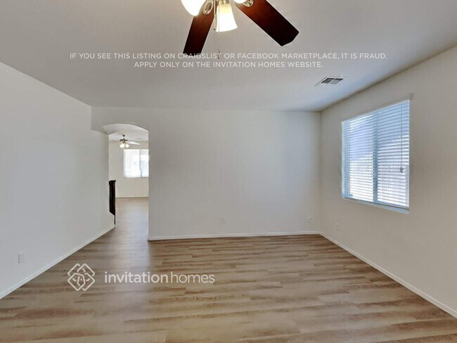 Foto del edificio - 17585 W Lilac St