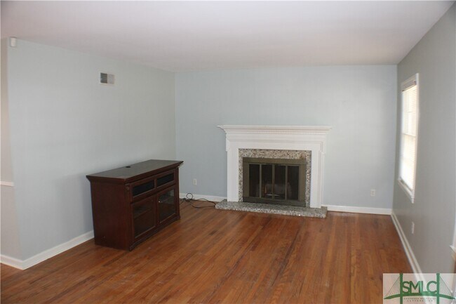 Building Photo - 5529 Varn Dr