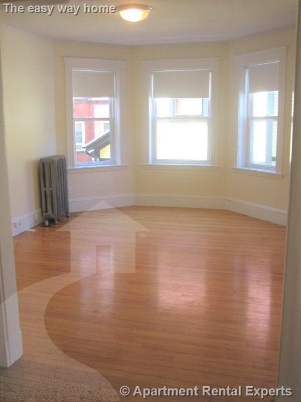 Photo - 14 Centre St Apartment